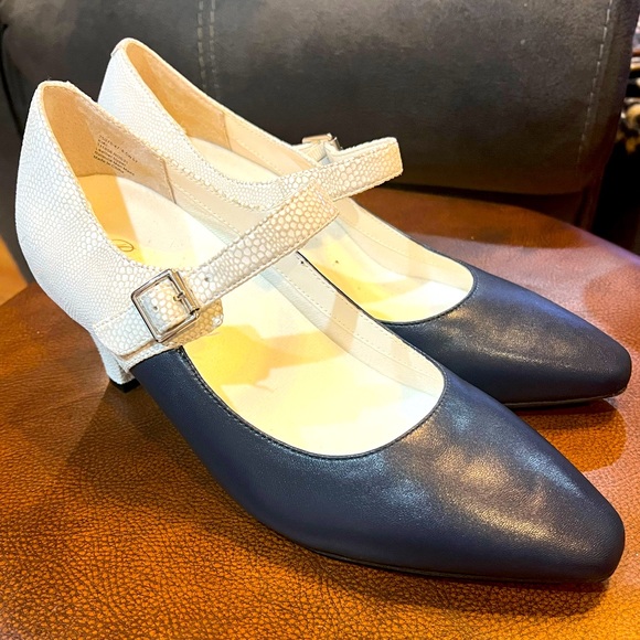 Ros Hommerson Shoes - Ros Hommerson Navy and White Mary Jane pumps